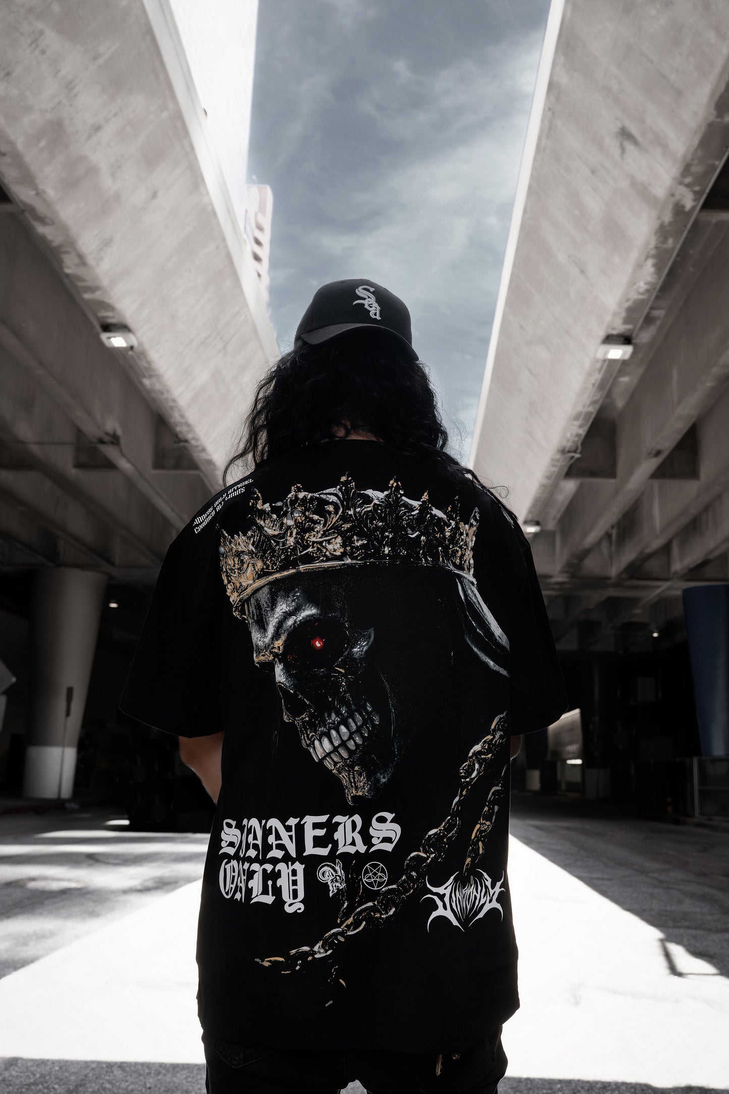 CROWNED SIN OVERSIZED TEE