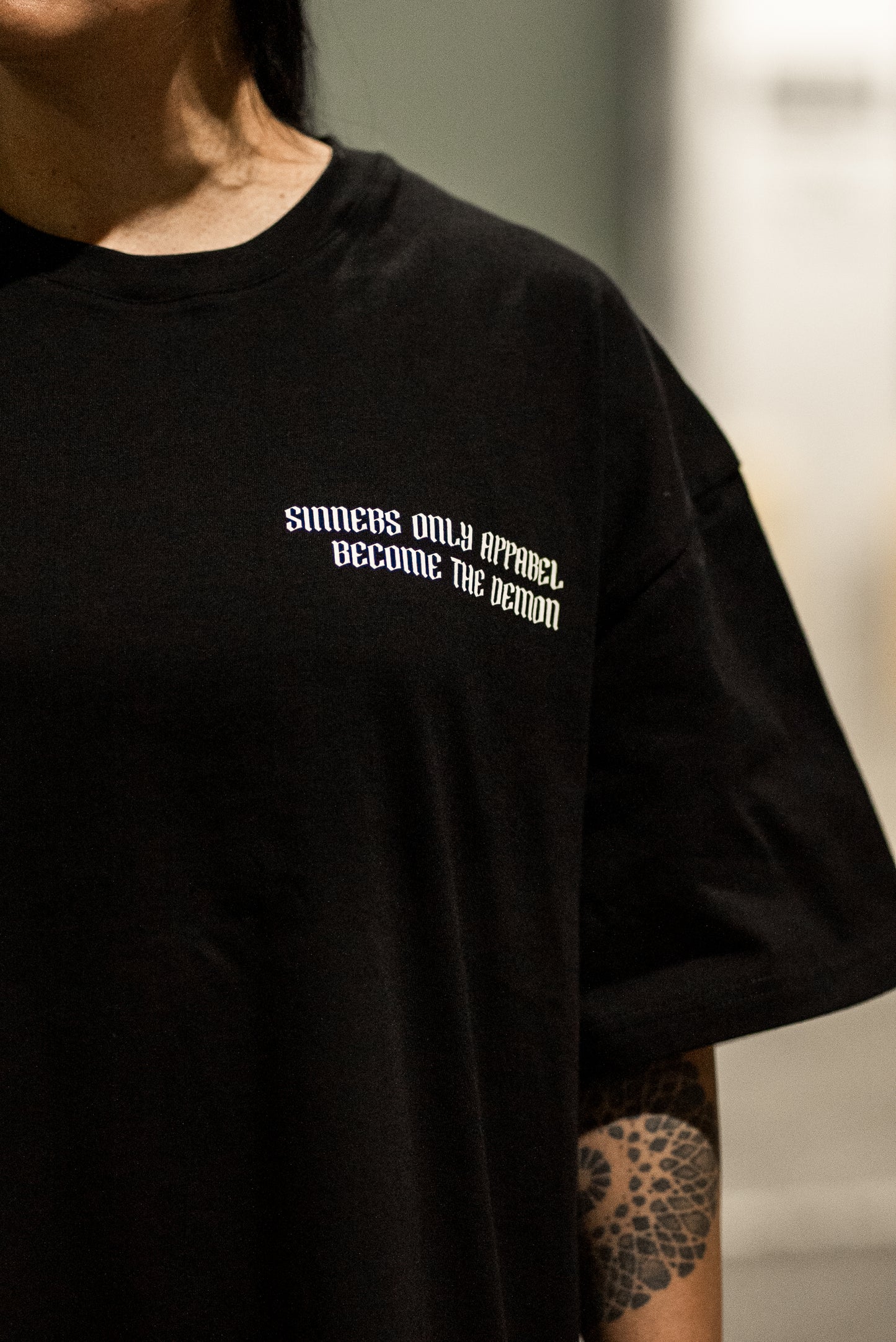 REIGN IN HELL OVERSIZED TEE