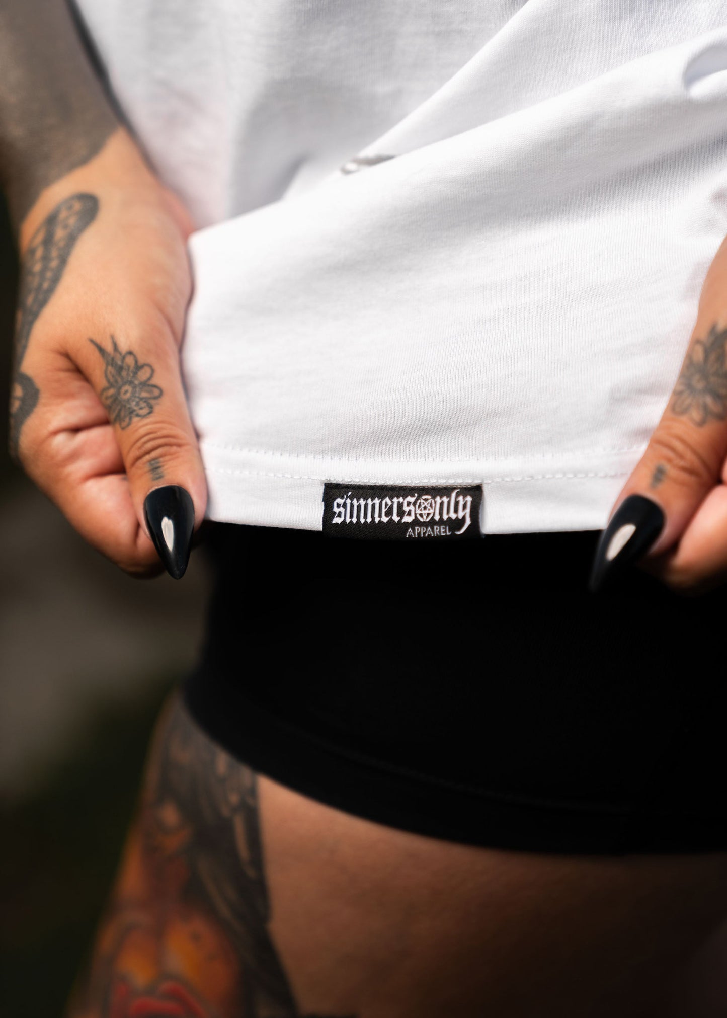 REIGN IN HELL WHITE OVERSIZED TEE