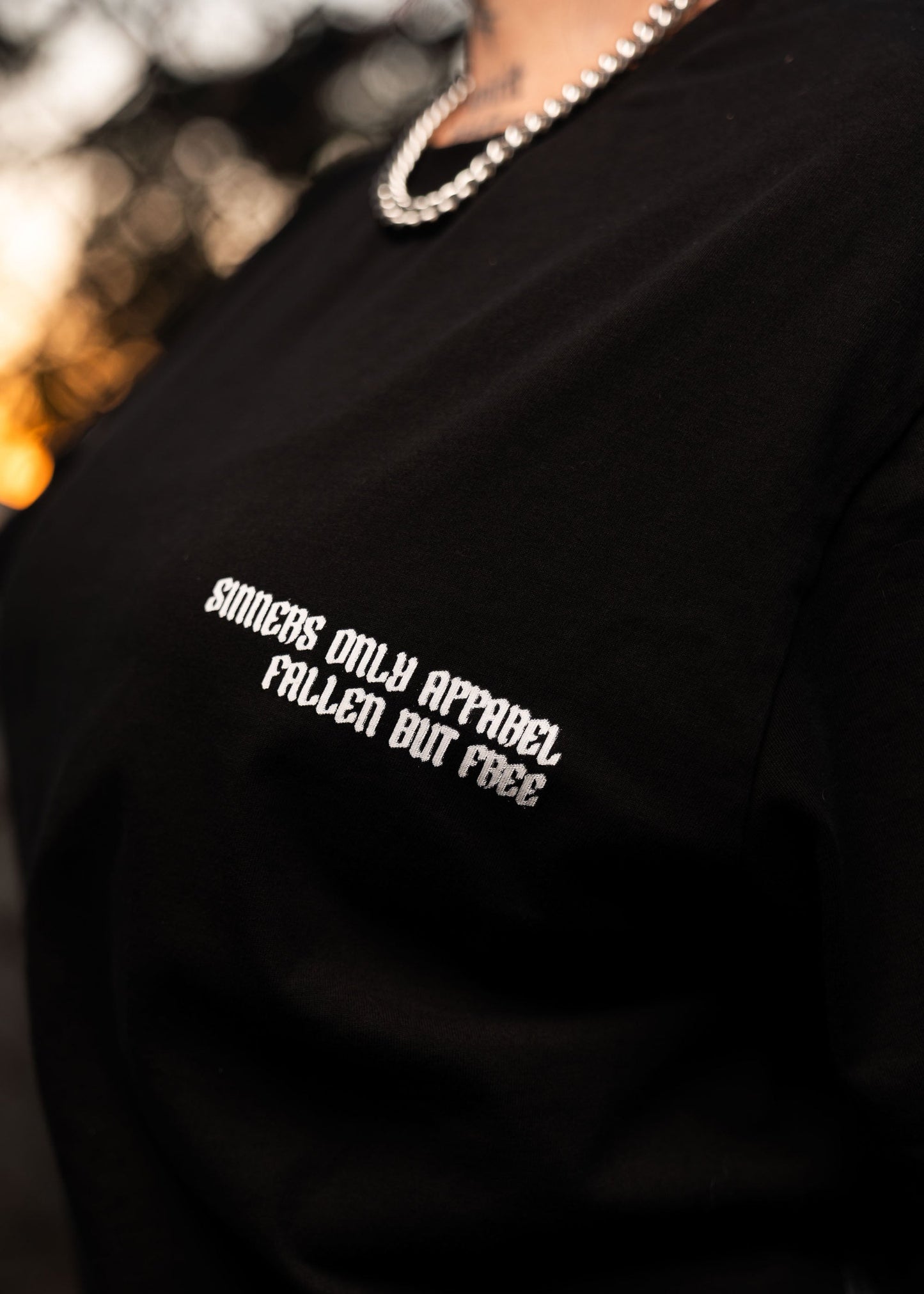 REIGN IN HELL OVERSIZED TEE