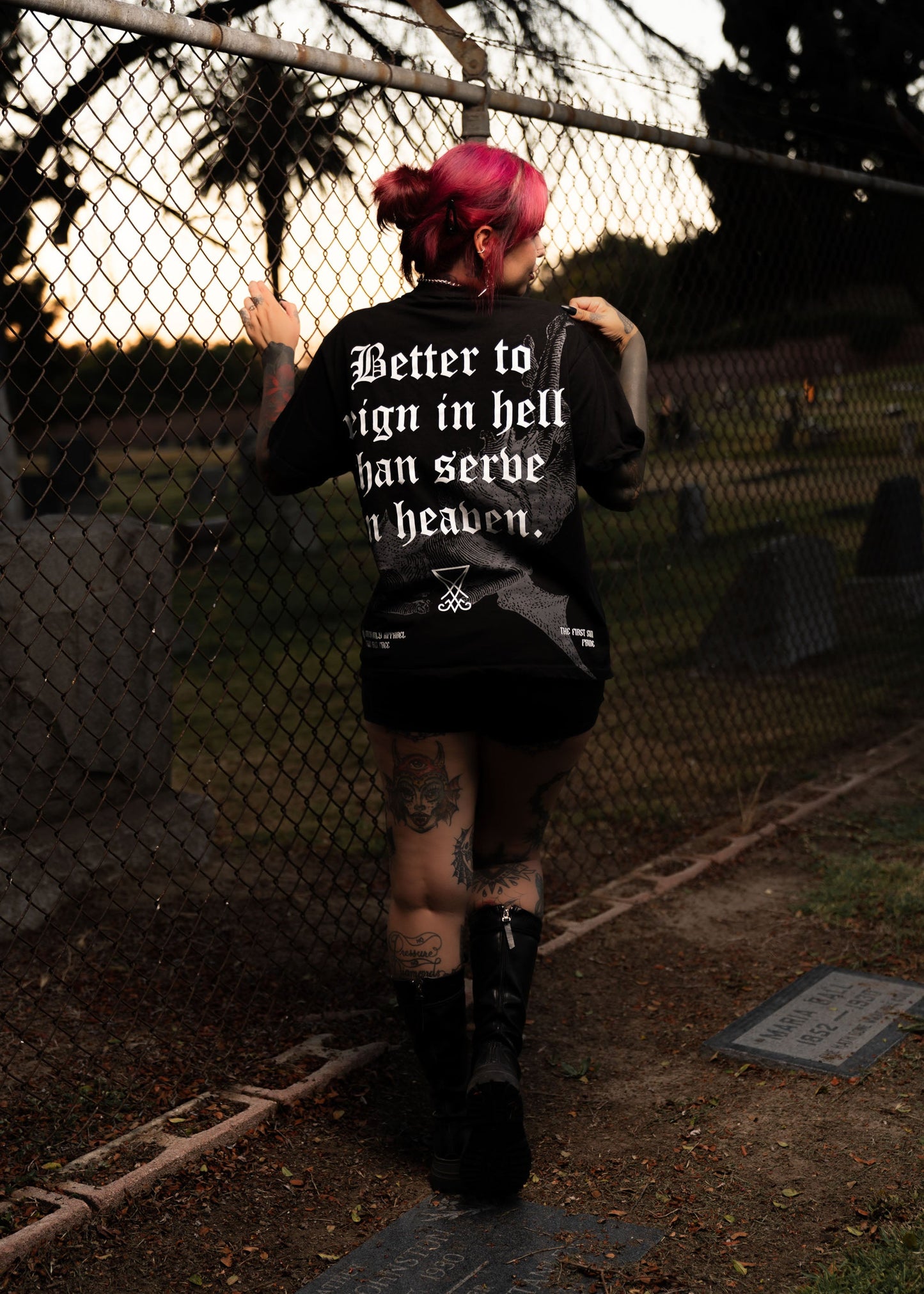 REIGN IN HELL OVERSIZED TEE