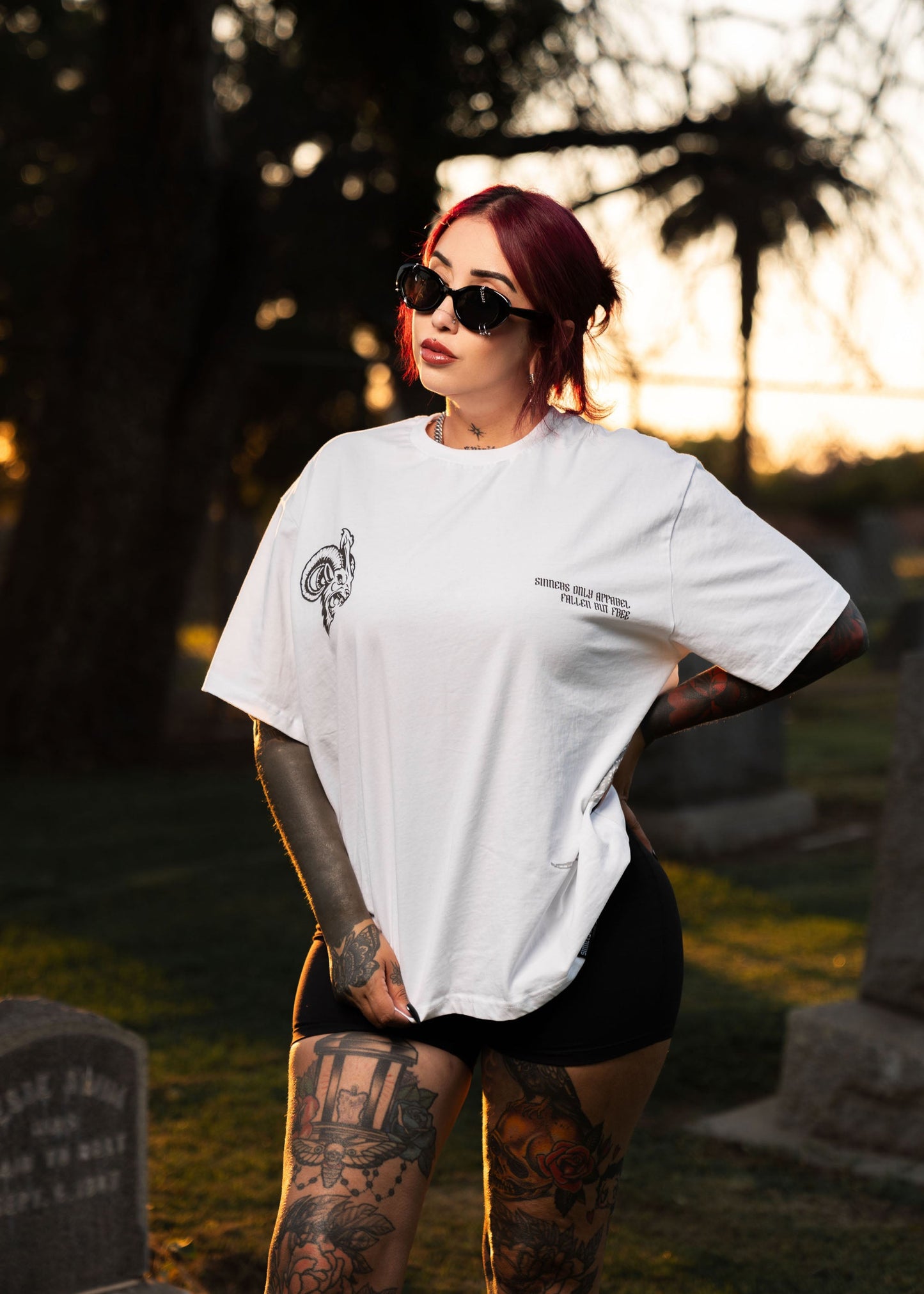 REIGN IN HELL WHITE OVERSIZED TEE