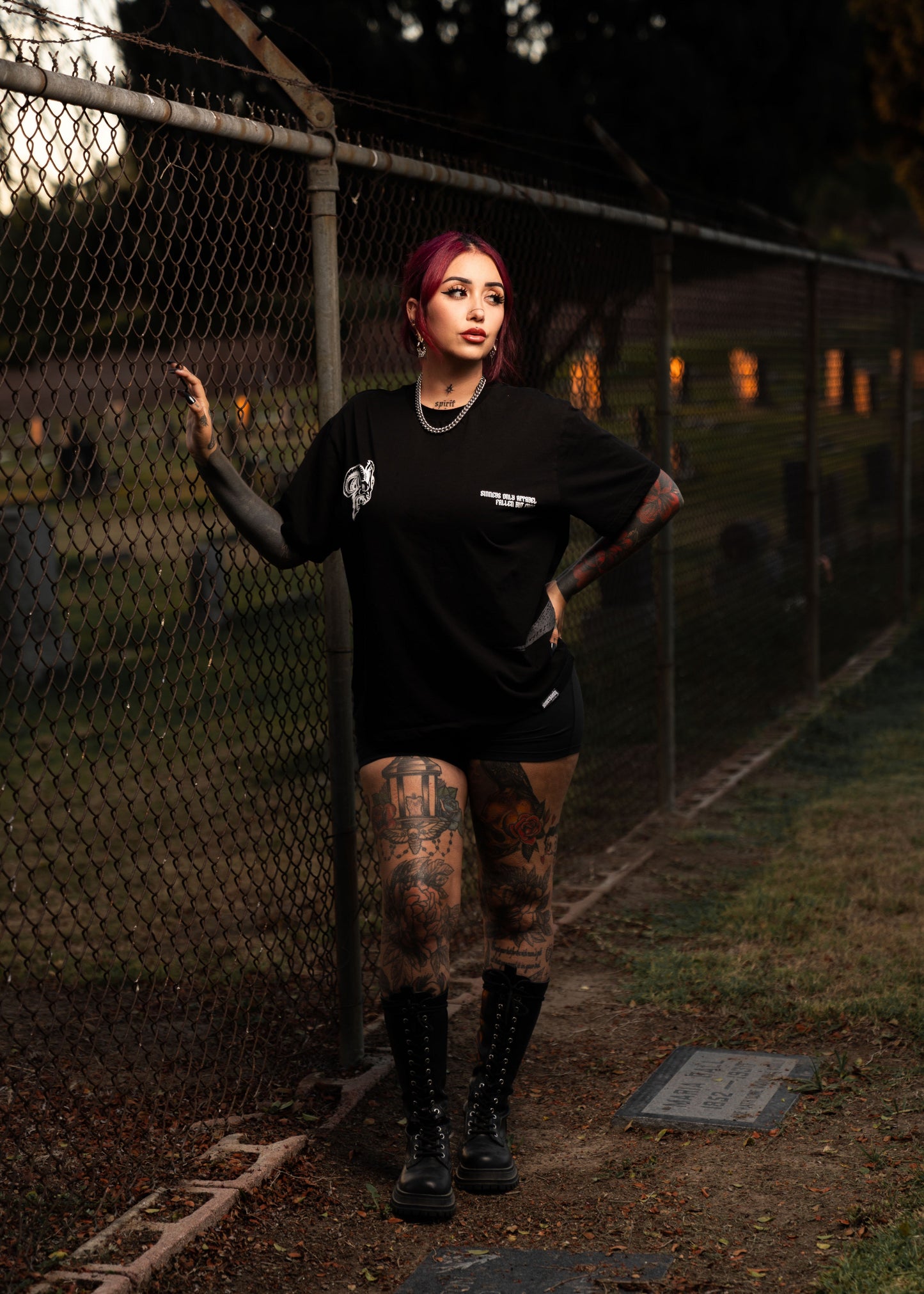 REIGN IN HELL OVERSIZED TEE